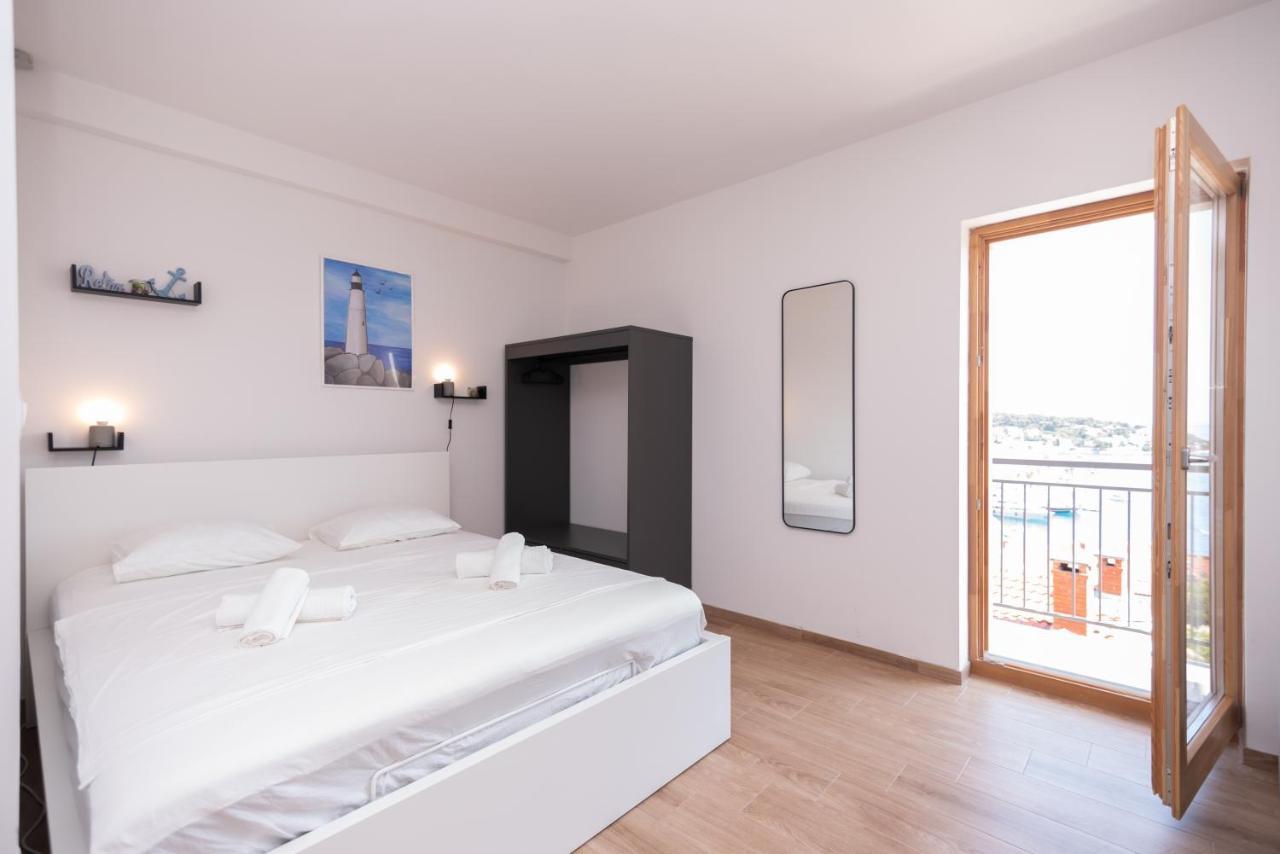 Brand New Apt W Balcony & Perfect Seaview At Center Хвар Екстериор снимка